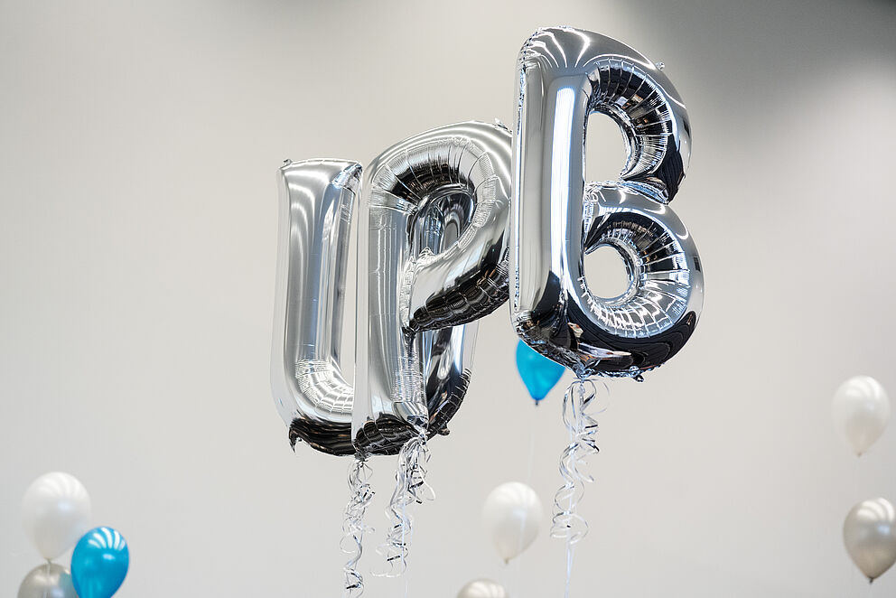 Schwebende UPB Ballons. 